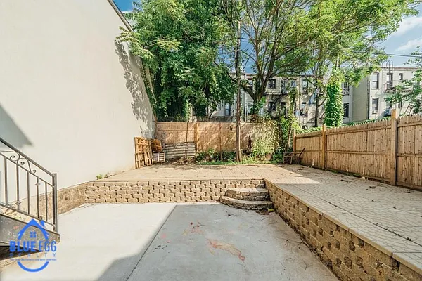 Rented by Blue Egg Realty Corp | media 22