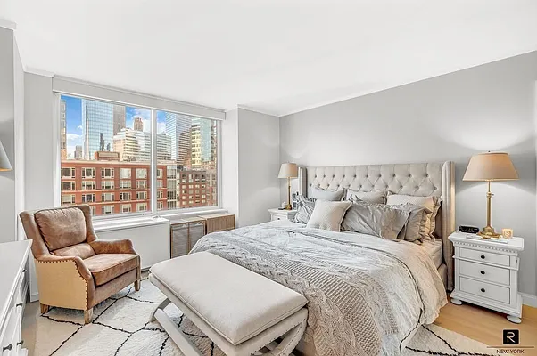 Rented by R New York | media 52