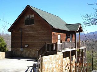 715 Deerfoot Dr, Gatlinburg, TN 37738