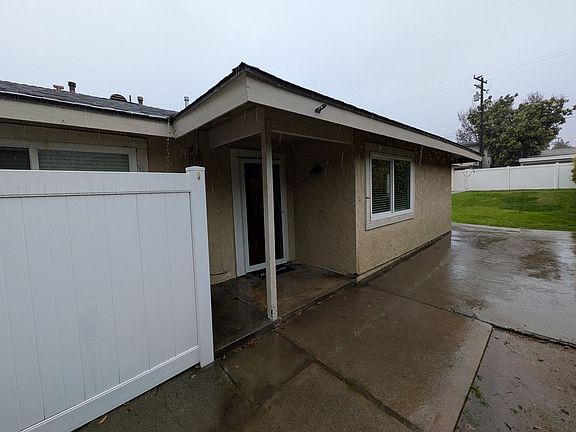 2nd image of 2577 E Sycamore Dr