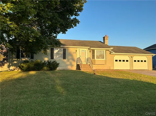 8208 Erskine Dr, Bridgeport, NY 13030