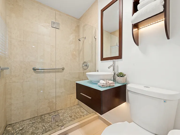 1217 Seabreeze Blvd — Photo 32