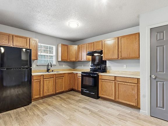 5th image of 2116 W 17th St