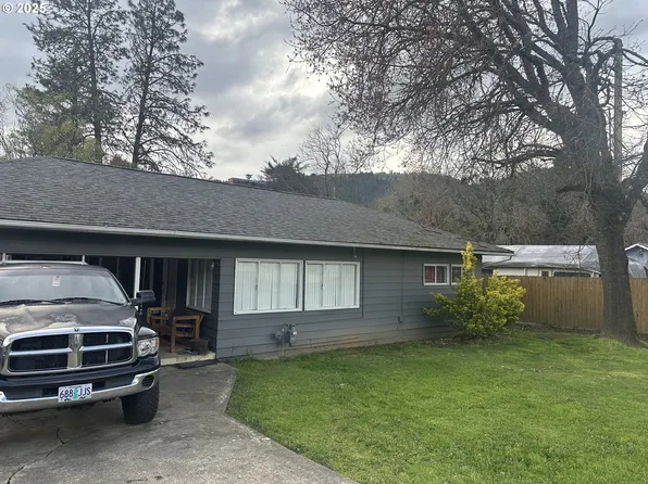 238 Wecks Rd, Myrtle Creek, OR 97457