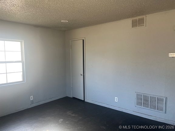 5th image of 4624 N Cheyenne Ave
