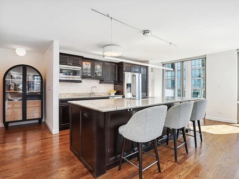 2 E Erie St #3002 — Photo 16