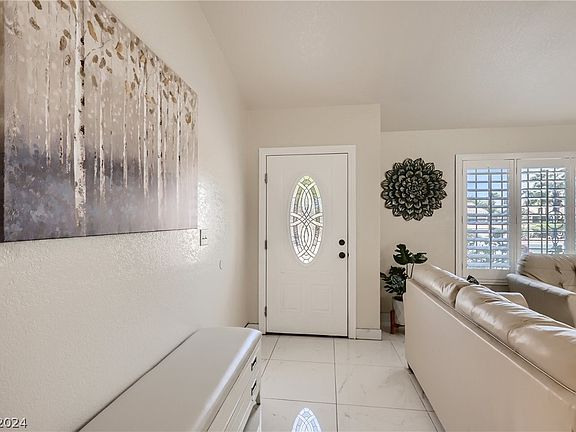 4th image of 5141 W Gilmore Ave
