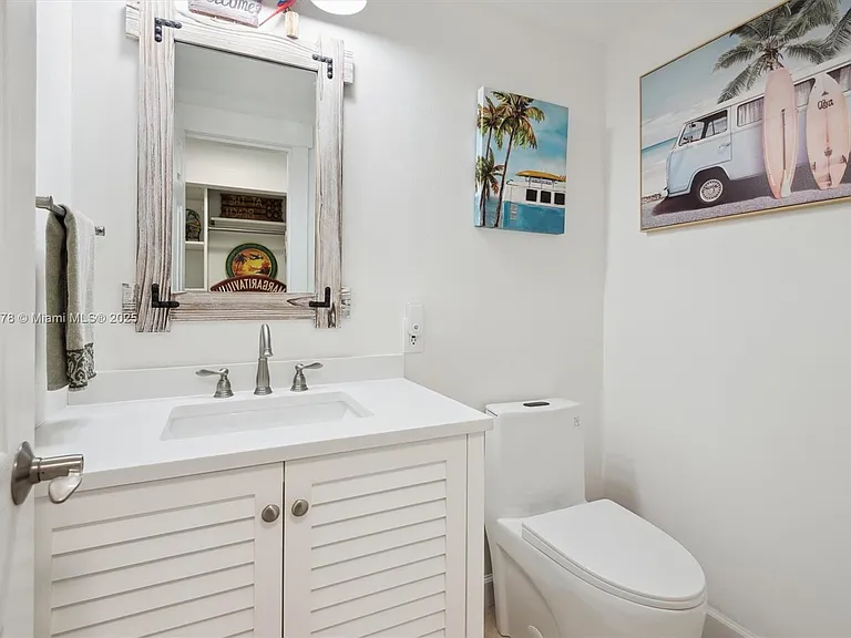 3505 S Ocean Dr #1015 — Photo 8