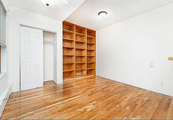 2nd image of 40-20 Ditmars Blvd #1