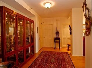 55 W Delaware Pl #P41, Chicago, IL 60610