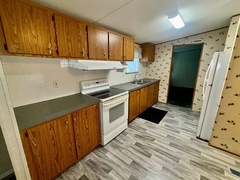 641 Bayou Dr — Photo 17