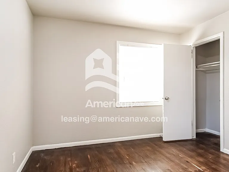 1583637_011_wm_-_bedroom_13181658.jpg