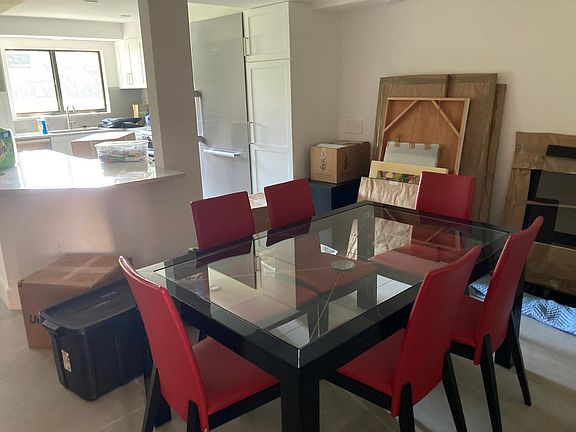 Space for 6-person dining table