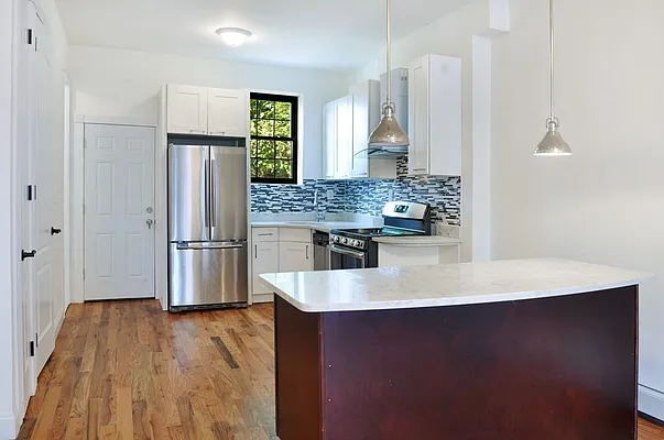 Rented by EXR | media 4
