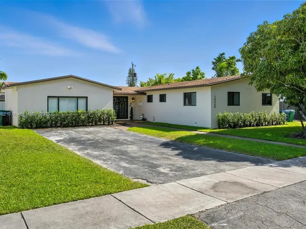 10450 SW 162nd Ter, Miami, FL 33157