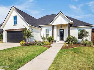102 Pinnacle Dr, Youngsville, LA 70592