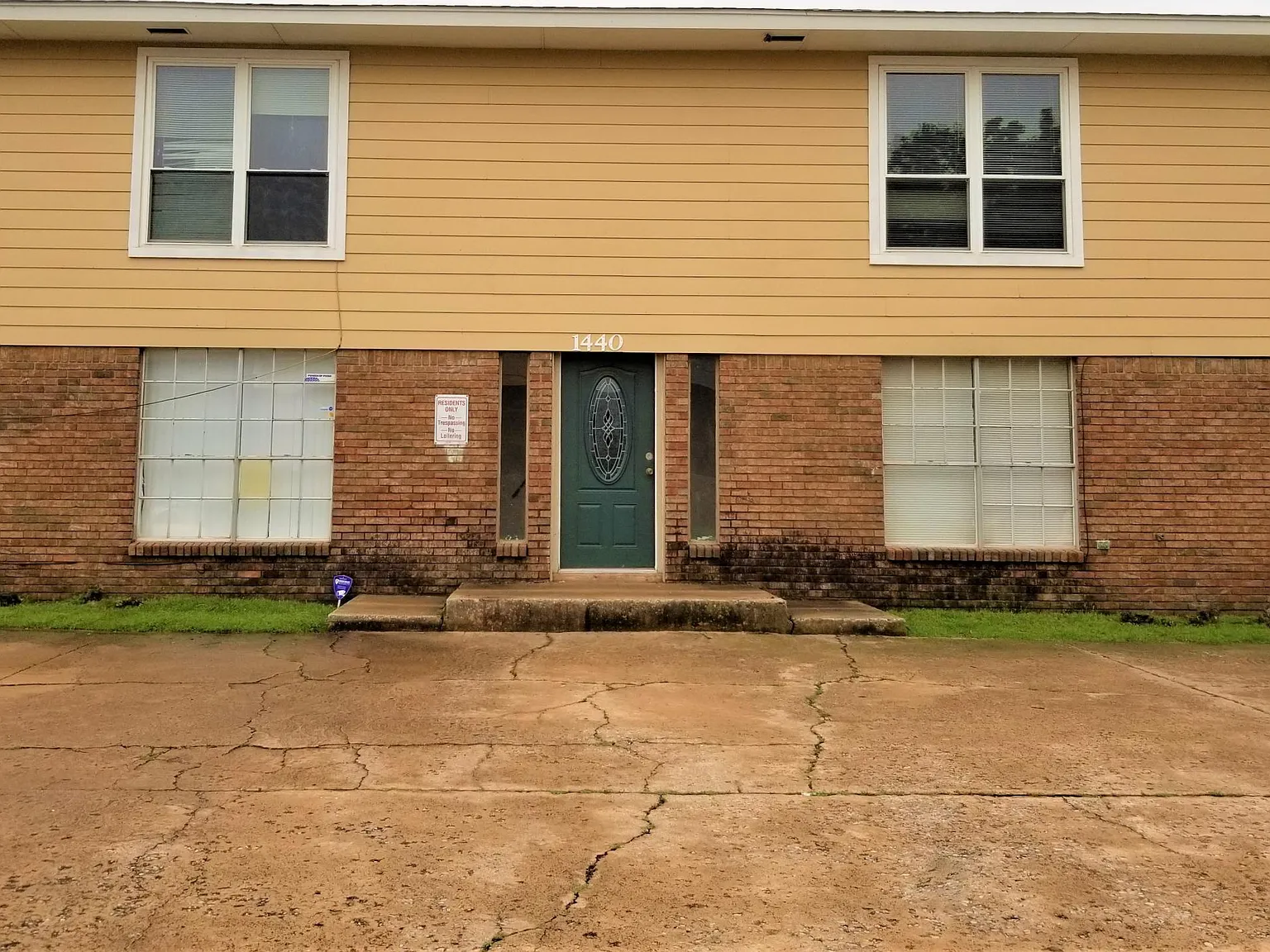 2 bed, 750 sqft, $850 — Photo 1