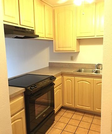 4th image of 2783 C St Unit 3