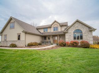 5829 Steeple Ln, West Bend, WI 53090