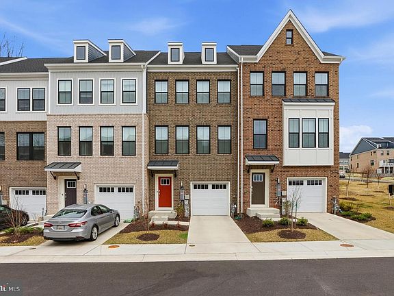 2nd image of 11802 Summer Woods Pl