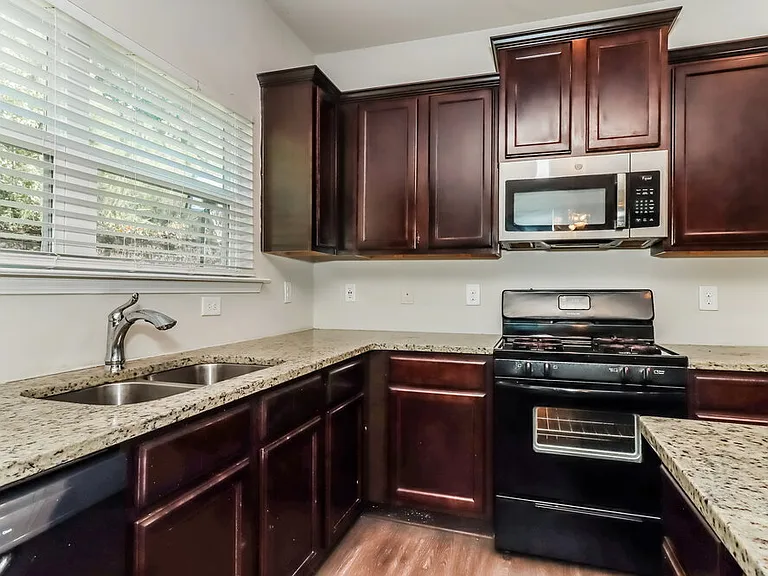 220 Foggy Creek Ln — Photo 8