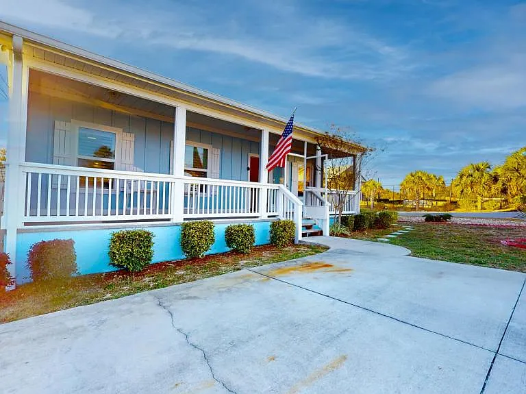 325 Governor Dr — Photo 24