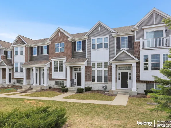2909 Madison Dr, Naperville, IL 60564