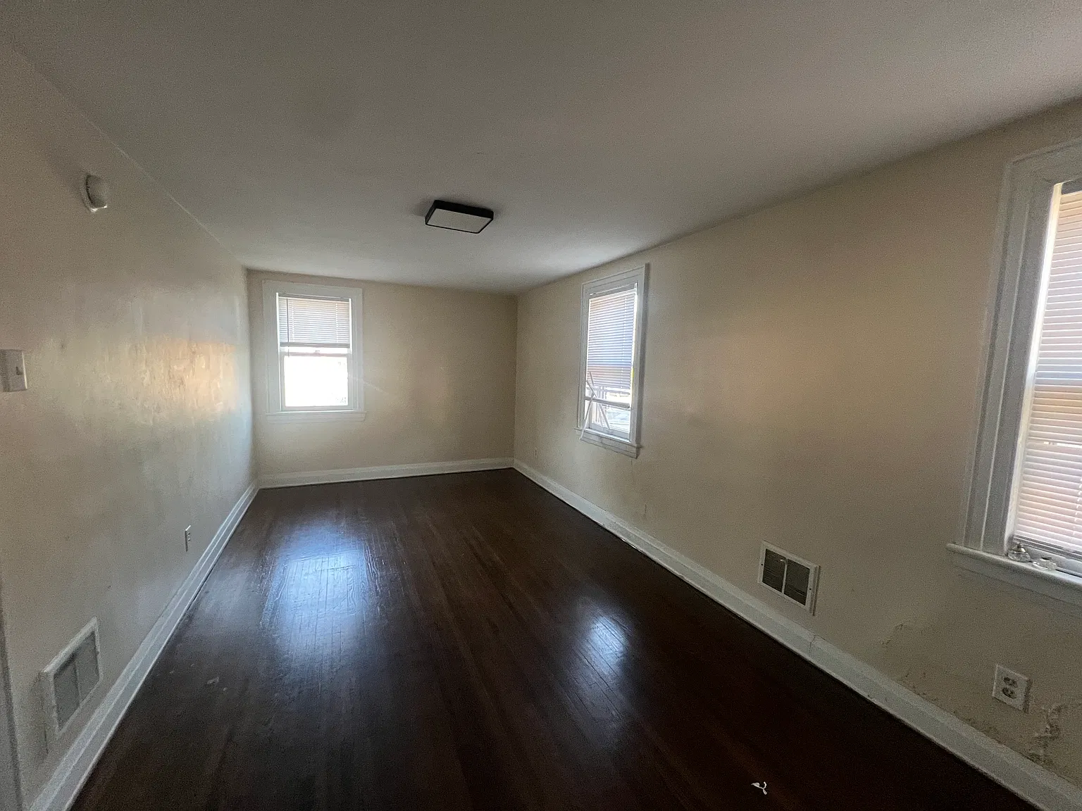 3 bed, 1300 sqft, $1,550 — Photo 4