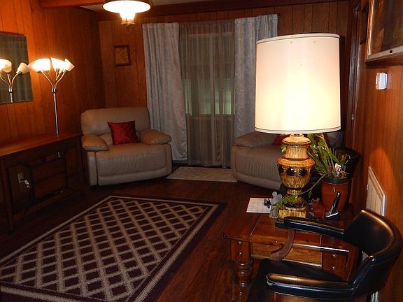 4th image of 3139 Larkspur Dr
