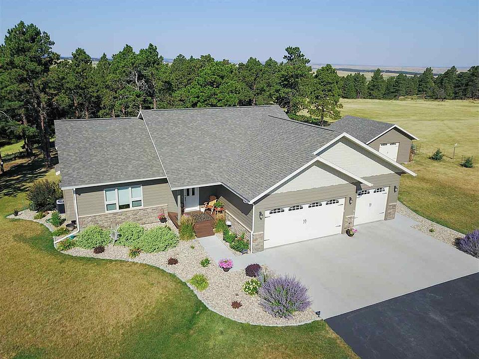 1st image of 19281 Hat Ranch Dr