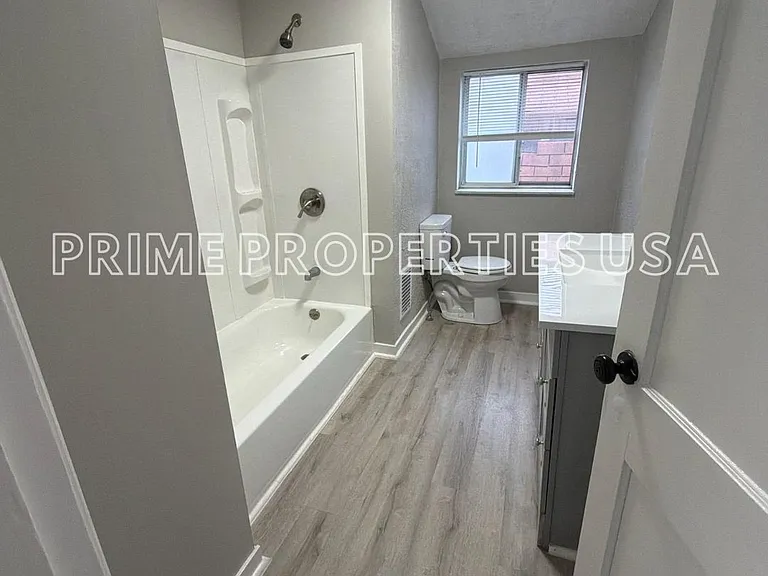 205 Dengler St — Photo 9