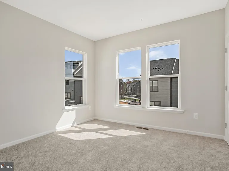 244 Mainstream Dr — Photo 17