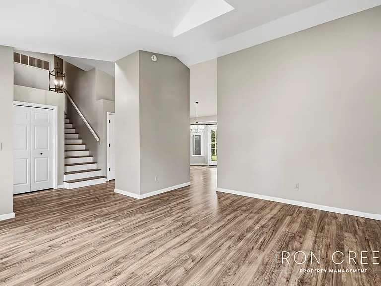 1544 E Falconrim Ct — Photo 6