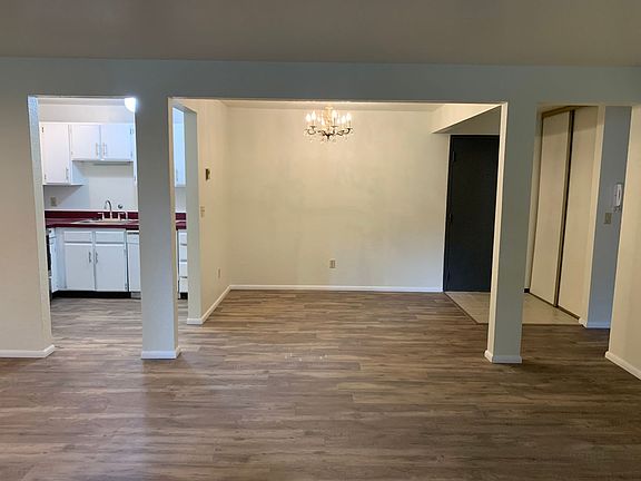 5th image of 12300 28th Ave NE APT 103