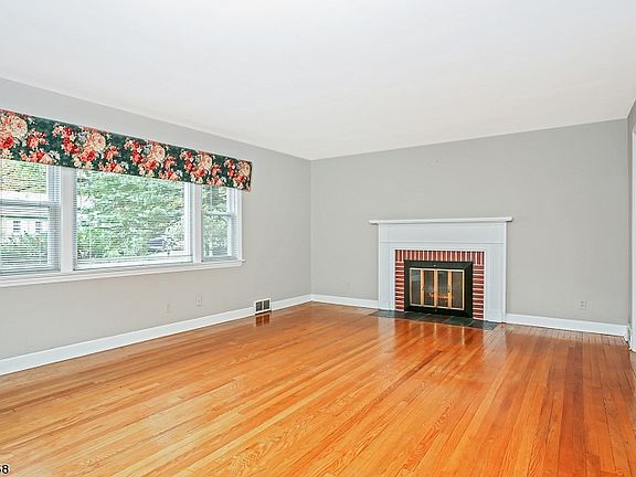 2nd image of 44 Crystal Ave