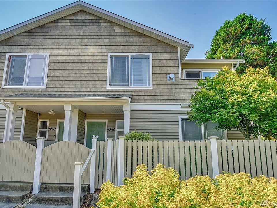 1st image of 1249 NE 152nd St