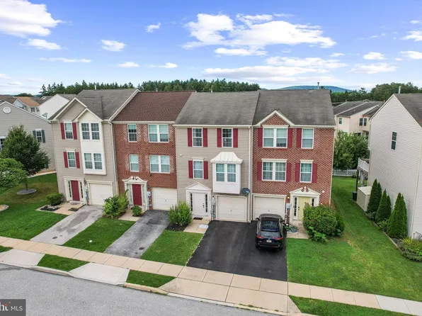 722 Blossom Dr, Hanover, PA 17331