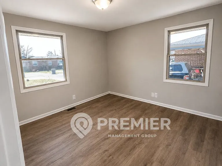 302 Malvin St — Photo 13