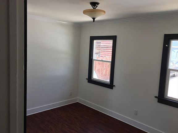 5th image of 951 Hilldale Ave