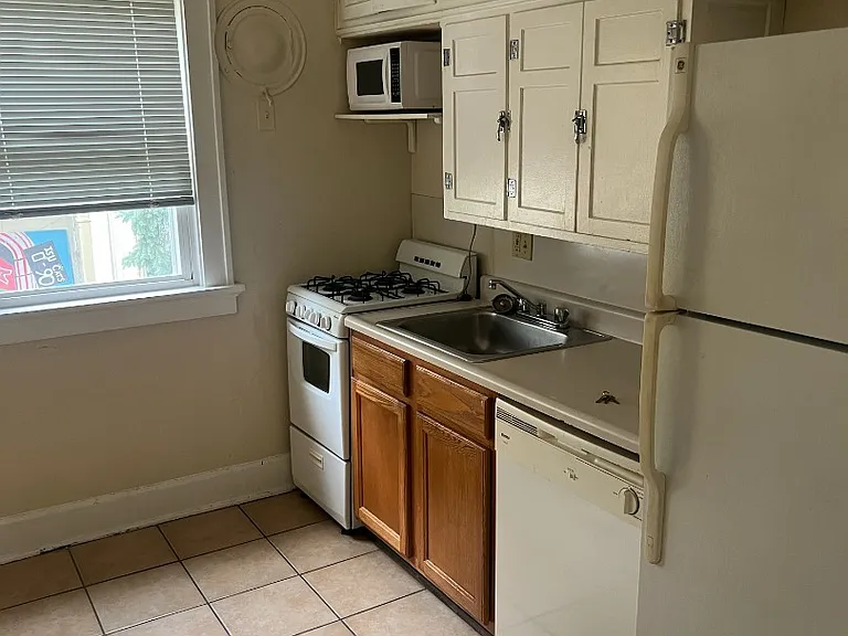2405 Ohio Ave #4 — Photo 4
