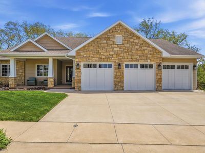 1000 Hawkeye Dr, Dubuque, IA, 52001