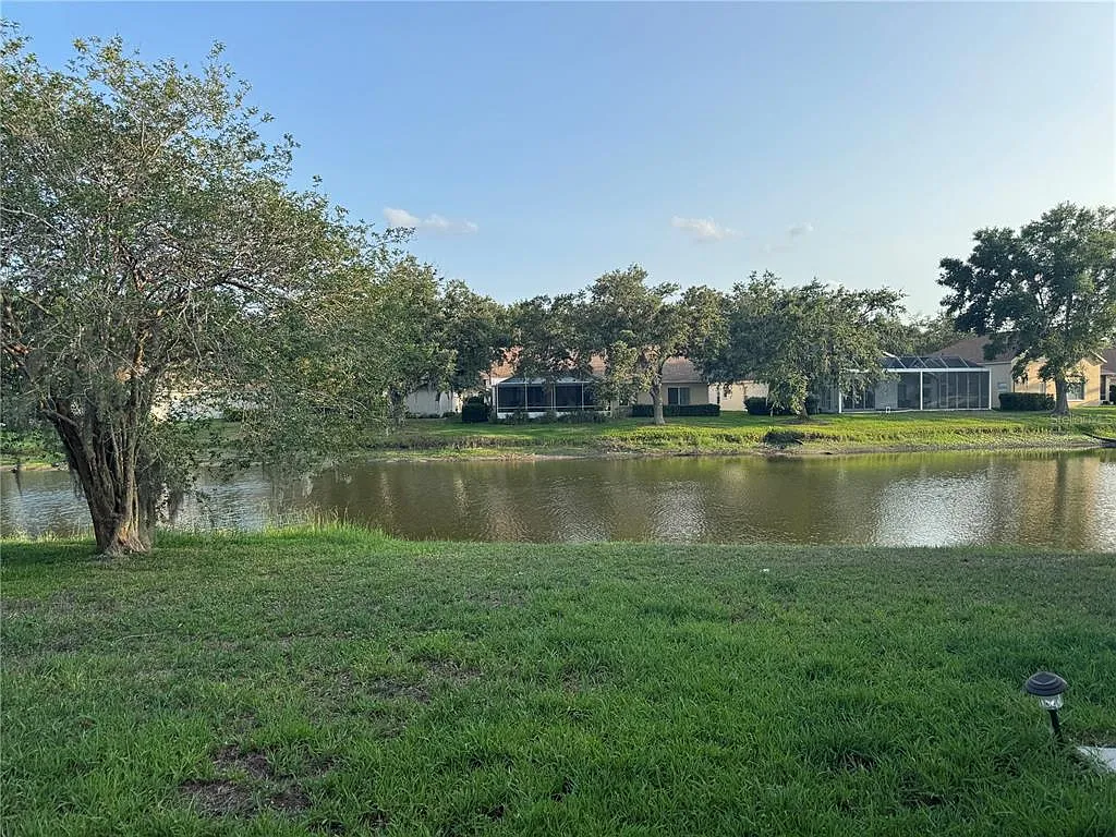 4 bed, 3.0 bath, 2258 sqft, $2,995 — Photo 2