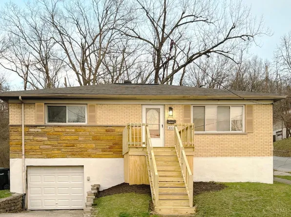 3004 Aquadale Ln, Cincinnati, OH 45211