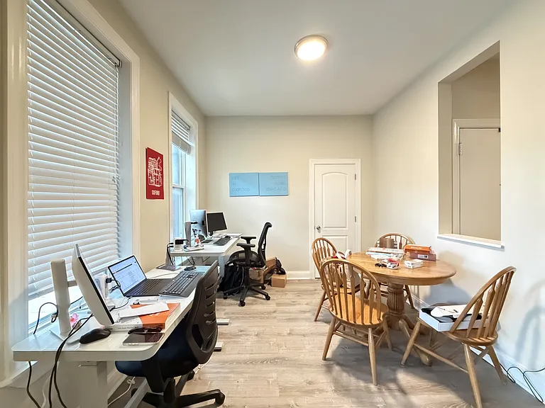 854 W George St #4 — Photo 14