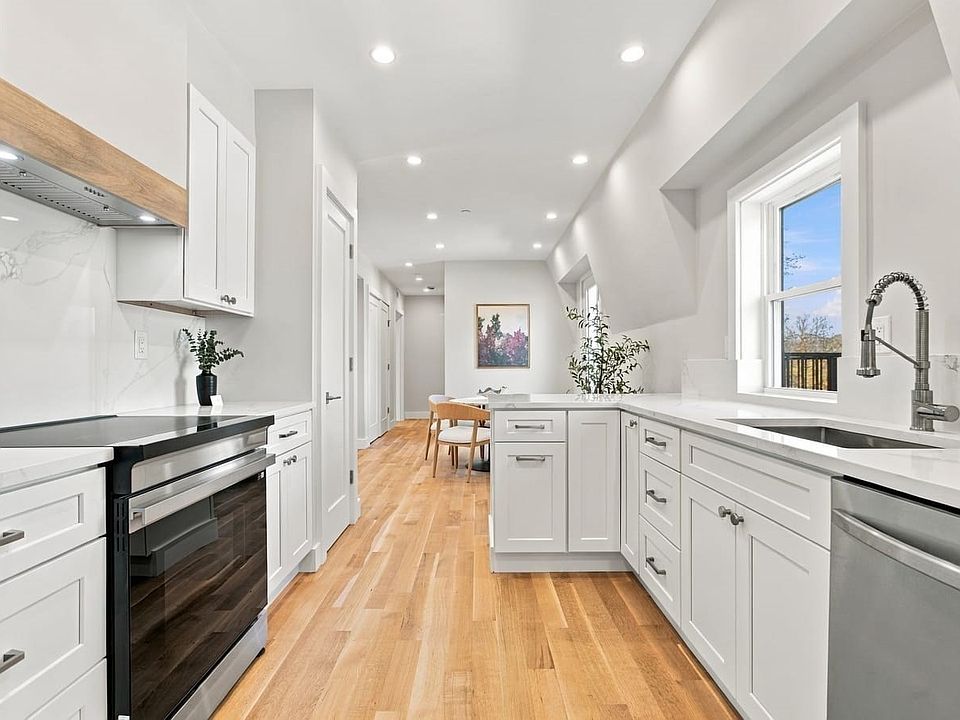 1st image of 63 Crystal St Unit 63
