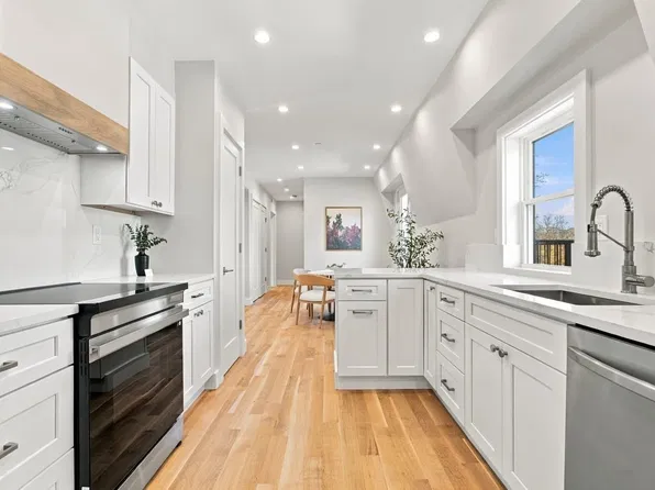 63 Crystal St Unit 63, Melrose, MA 02176