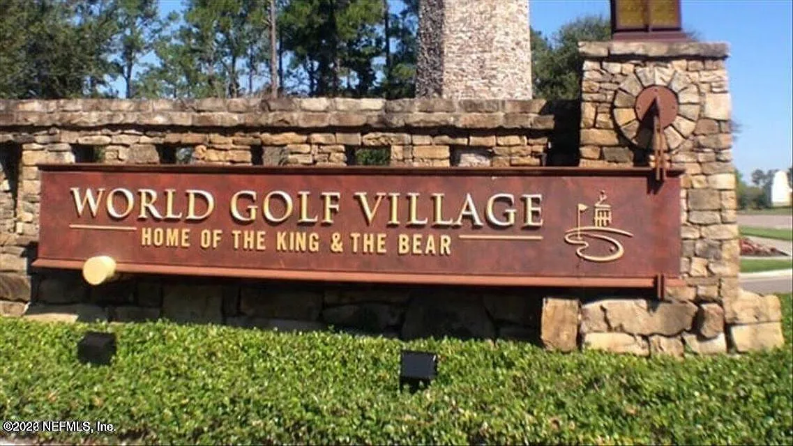4 bed, 3.0 bath, 2369 sqft, $3,500 — Photo 2