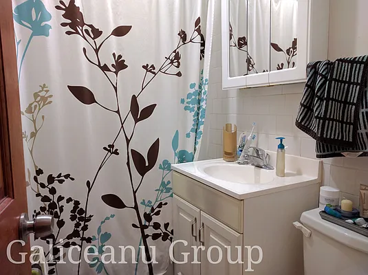 Rented by Lexington Real Estate Group | media 42