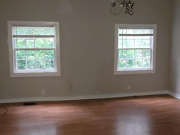 2nd image of 1953 Haynie Dr