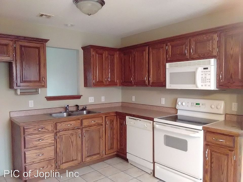 2nd image of 120 S Florida Ave